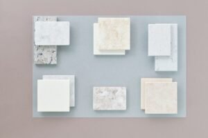 Küchenarbeitsplatte kaufen: Kosten und Restposten prüfen